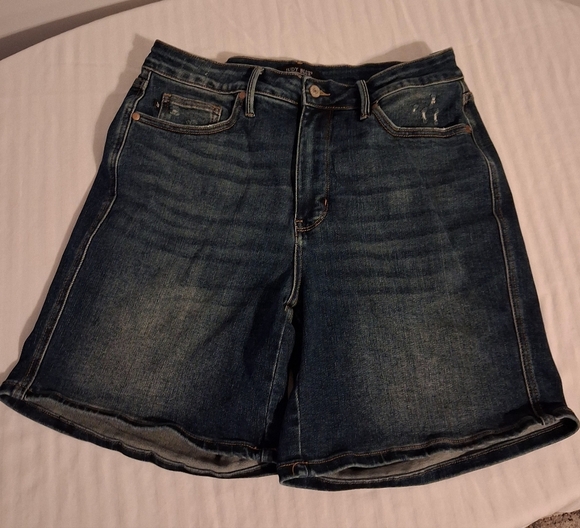 Judy Blue Pants - Judy Blue Medium Wash Jean Shorts